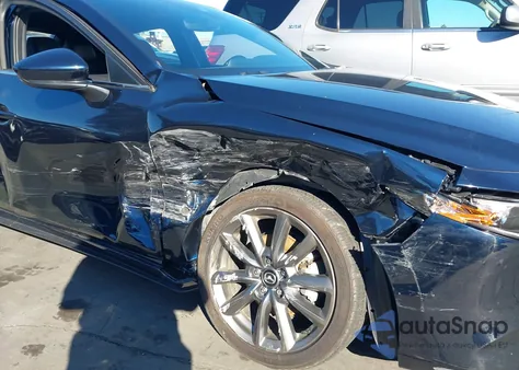 2021 Mazda Mazda3 Preferred z USA, uszkodzony, nr VIN JM1BPBLL5M1345319